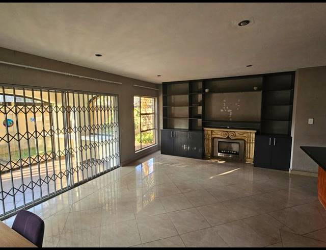 3 BEDROOM PROPERTY TO RENT IN GLEN MARAIS